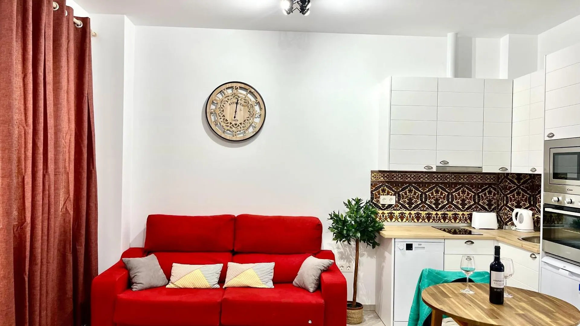 Malasana 51, New Art Apartment, Breakfast Included, Historic Center, Quite Neighborhood, Ml Malaga Apartment