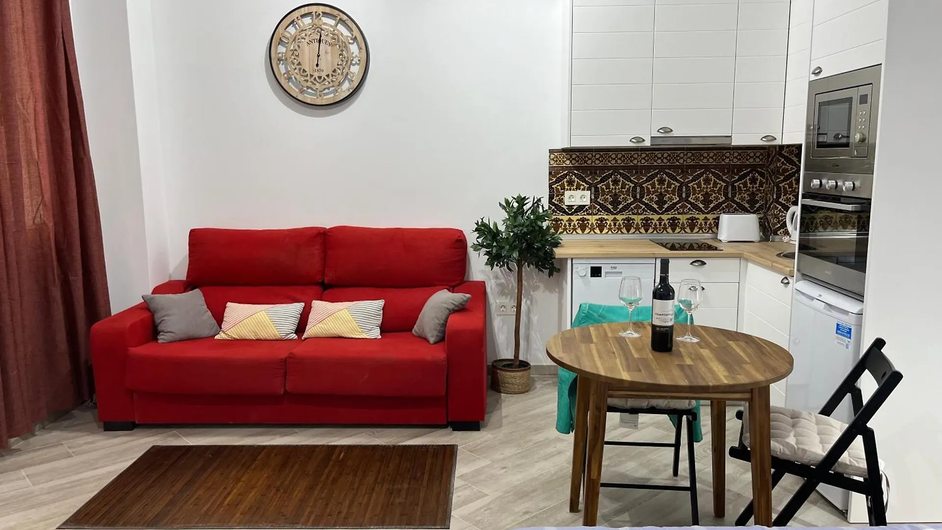 Malasana 51, New Art Apartment, Breakfast Included, Historic Center, Quite Neighborhood, Ml Malaga 0*,  Hiszpania