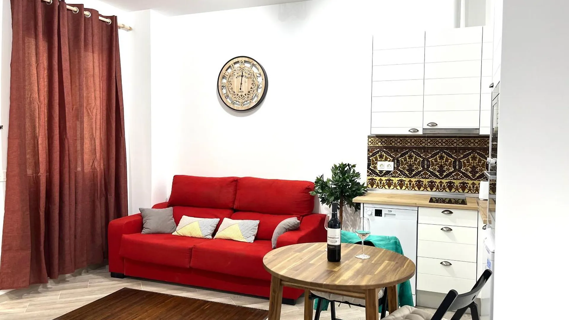 Apartament Malasana 51, New Art Apartment, Breakfast Included, Historic Center, Quite Neighborhood, Ml Malaga Hiszpania